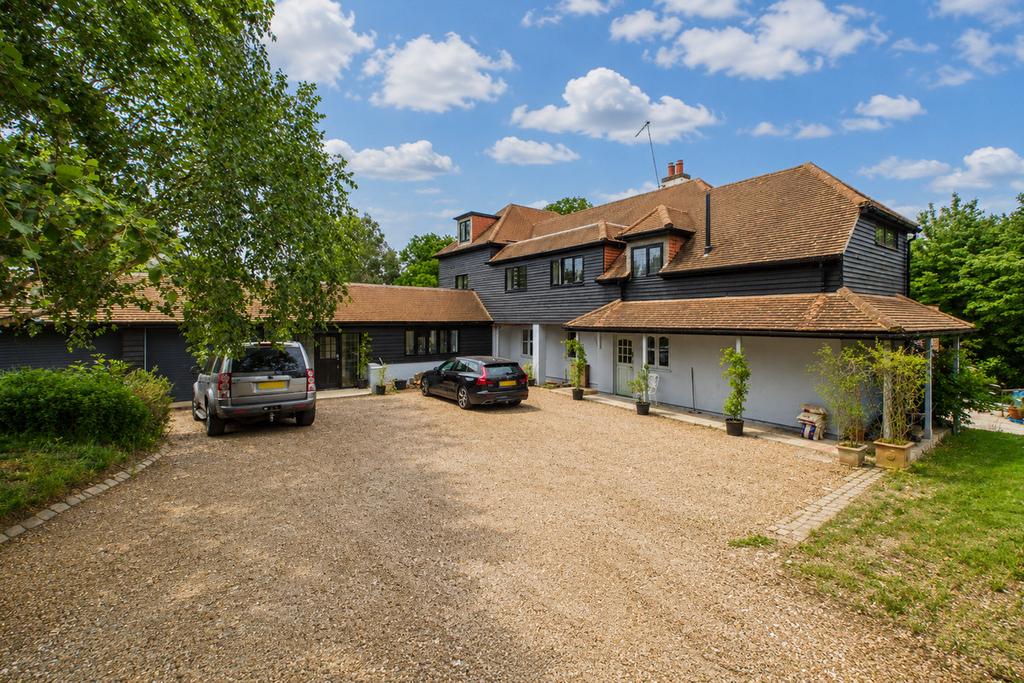 Pouchen End Farmhouse gallery image 1