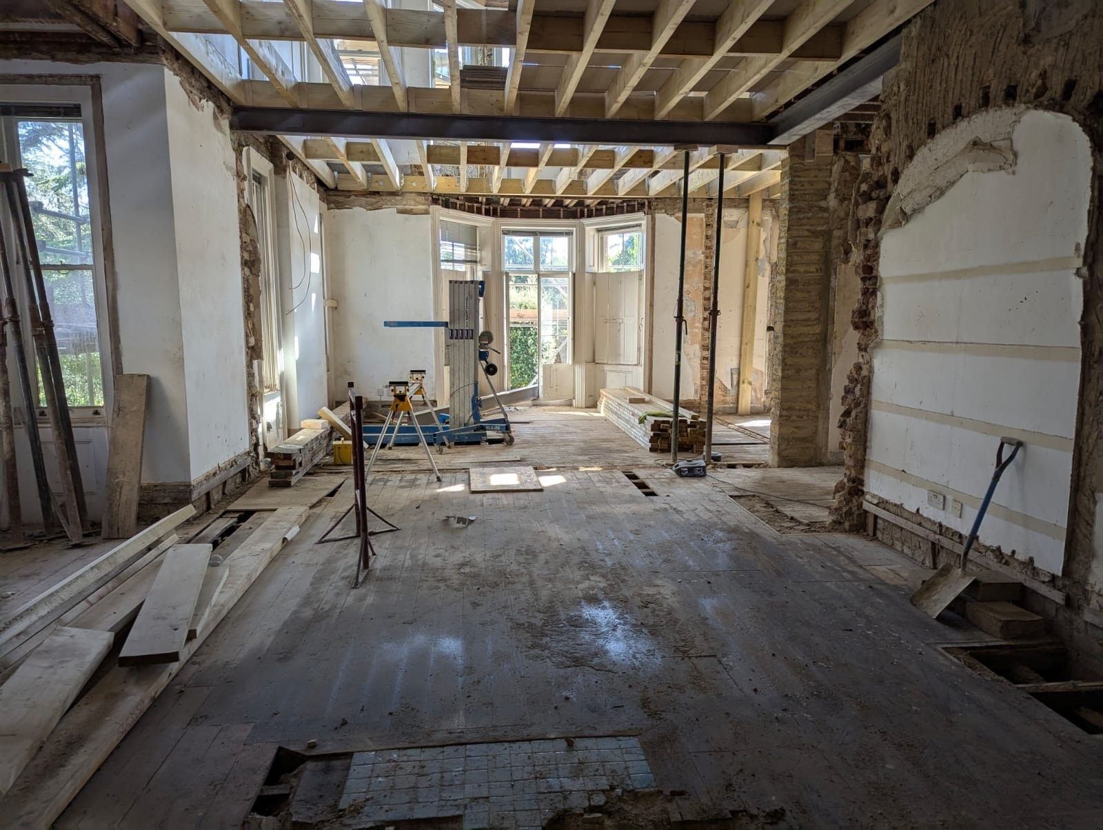 Bay-window room · Exposed structure and temporary supports · July 2025